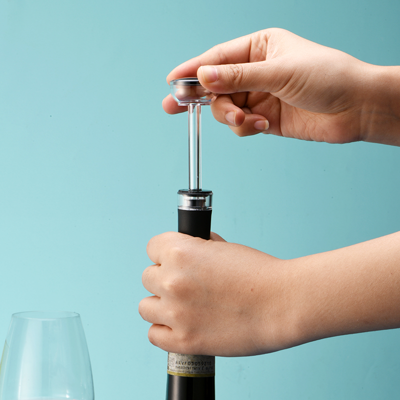 真空ポンプ用の再利用可能なボトルキャップ,黒色,エアデザイン - Wine Preservation Pump のレビューと価格
